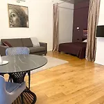 Subaciaus Studio In Old Town